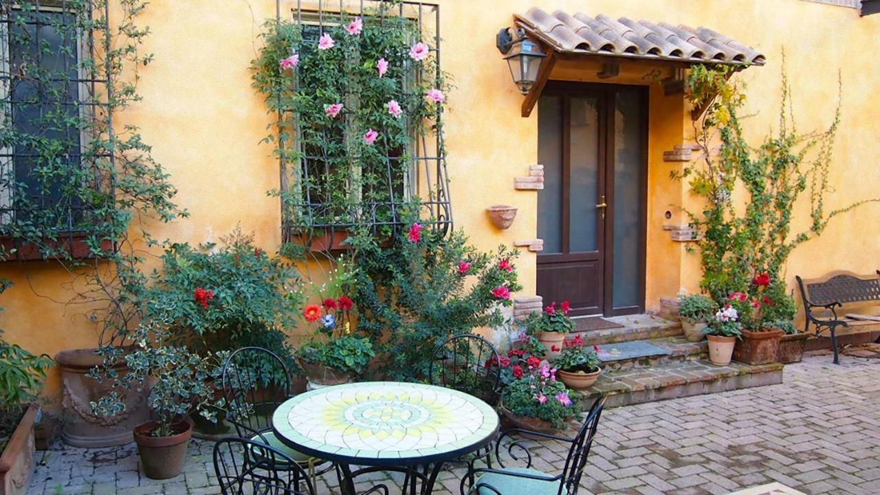 La Piazzetta Di Roma Villa Exterior photo